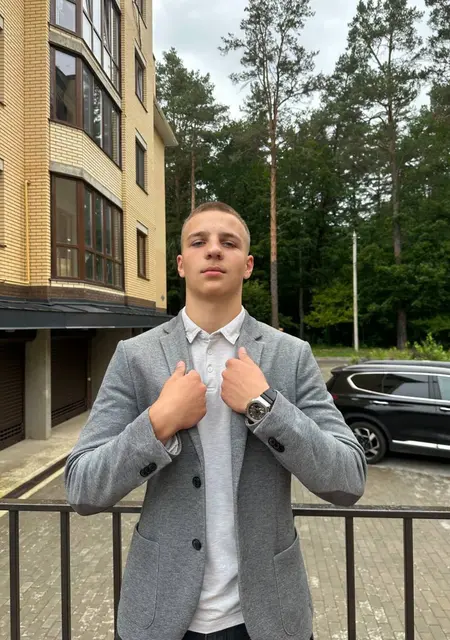 Павел из Смоленска, ищу на сайте общение