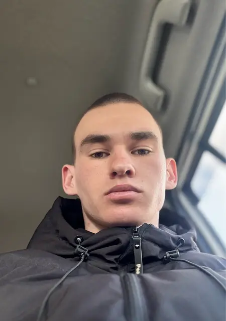 Я Владислав, 21, из Бийска, ищу знакомство для общения