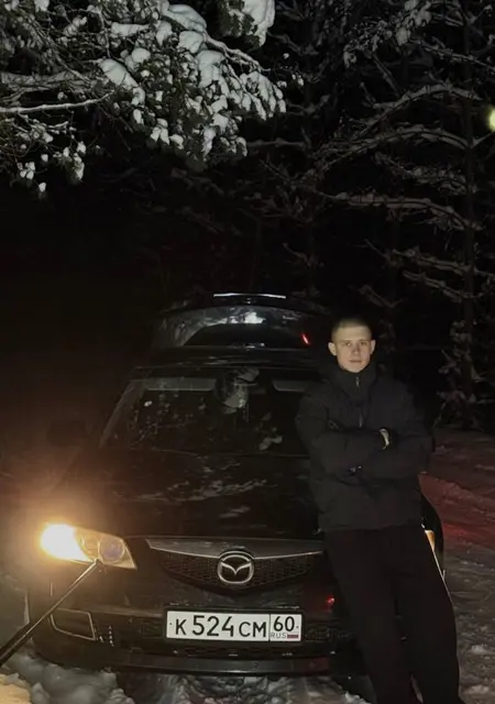 Я Oleg, 21, из Великих Лук, ищу знакомство для постоянных отношений