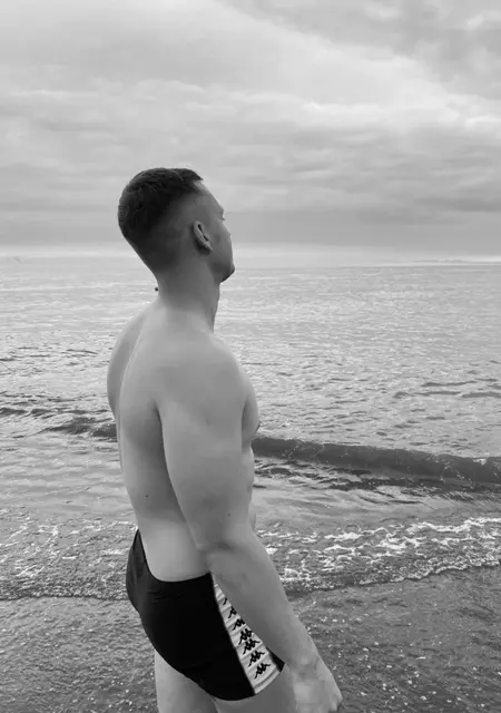 Я Александр В, 29, знакомлюсь для постоянных отношений в Кургане