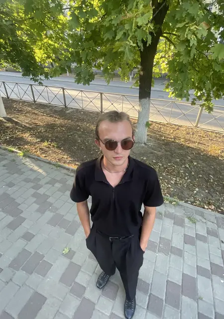 Я Андрей, 20, из Зернограда, ищу знакомство для открытые отношения