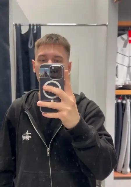 Я Сергей, 20, из Челябинска, ищу знакомства без обязательств