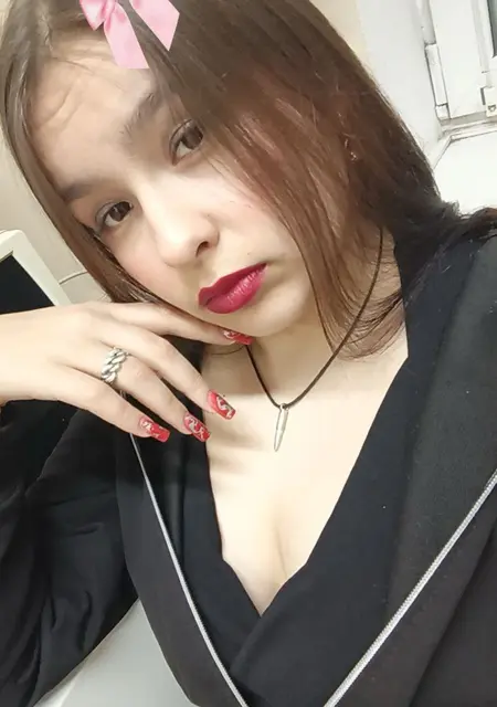 Я Вероника, 20, из Москвы, ищу знакомство для постоянных отношений