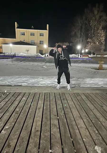 Я Валерий, 22, из Тейкова, ищу знакомство для постоянных отношений