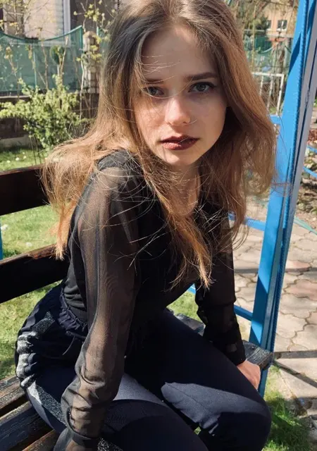 Марина из Симферополя, ищу на сайте знакомства без обязательств