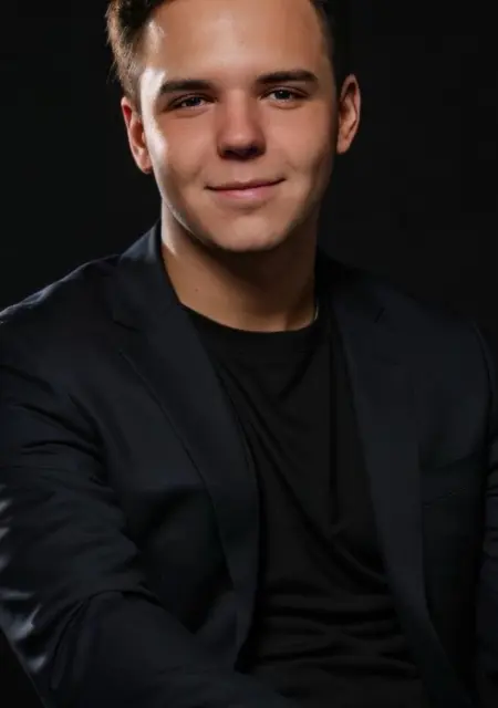 Дмитрий из Москвы, мне 23, познакомлюсь без обязательств