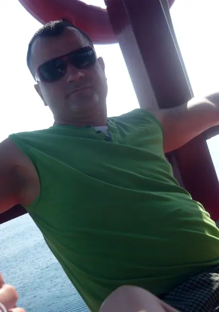 Макс из Орла, мне 45, познакомлюсь на одну ночь