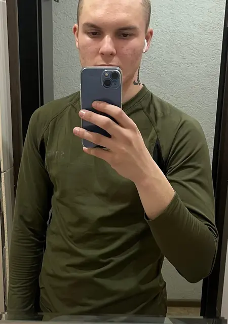 Я Дмитрий, 19, знакомлюсь на одну ночь в Барнауле