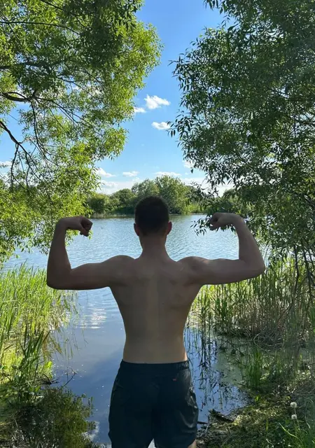 Я Михаил, 18, из Пензы, ищу знакомства без обязательств