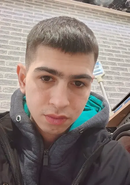 Я Алишер, 20, из Астрахани, ищу знакомство для открытые отношения