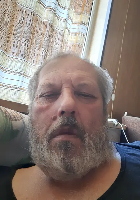 Я Александр, 66, из Санкт-Петербурга, ищу знакомство для постоянных отношений