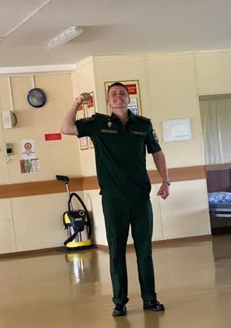 Я Максим, 20, из Керчи, ищу знакомство для приятного времяпровождения