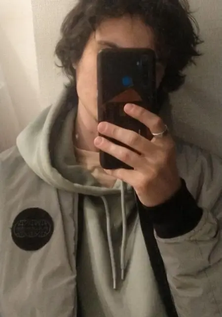 Я Денис, 27, знакомлюсь без обязательств в Саратове