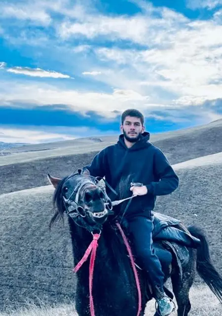 Мурат из Нальчика, мне 30, познакомлюсь для приятного времяпровождения