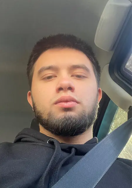 Я Артур, 23, знакомлюсь без обязательств в Махачкале