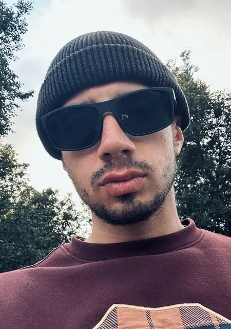 Я Денис, 27, из Орла, ищу знакомство для приятного времяпровождения