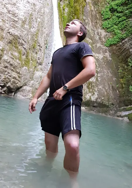 Я Игорь, 27, из Калининграда, ищу знакомство для вирта