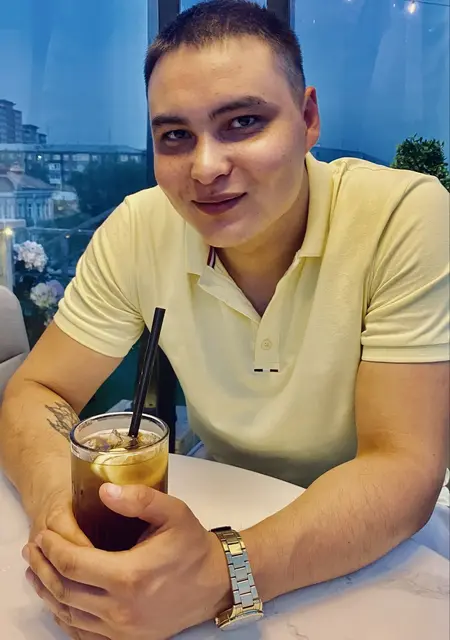 Я Кирилл, 27, из Брянска, ищу знакомство для постоянных отношений