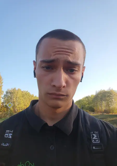 Дмитрий из Кирсанова, мне 19, познакомлюсь на одну ночь