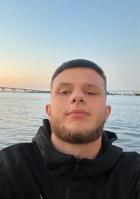 Я Максим, 20, из Владимира, ищу знакомство для приятного времяпровождения