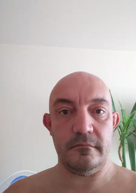 Валерий из Саратова, ищу на сайте знакомства без обязательств