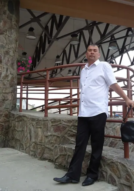 Я Виталий, 48, из Холмска, ищу знакомства без обязательств