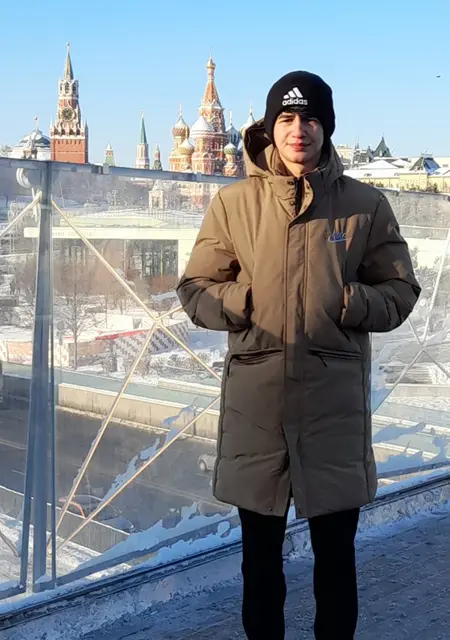 Я Саша, 19, из Калуги, ищу знакомство для вирта