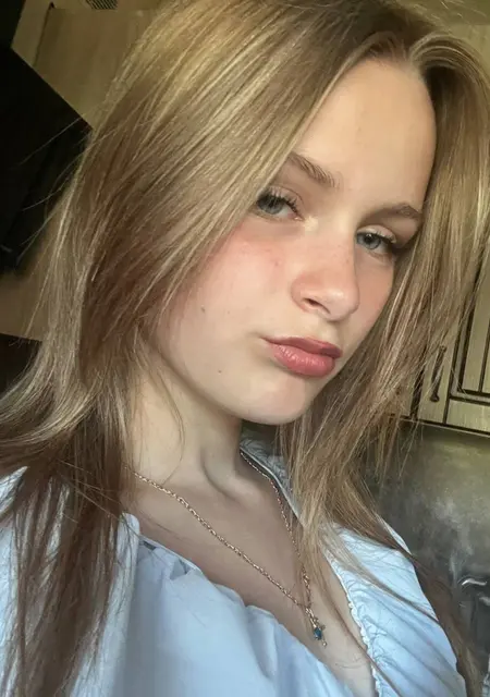 Я Марина, 18, знакомлюсь для общения в Москве