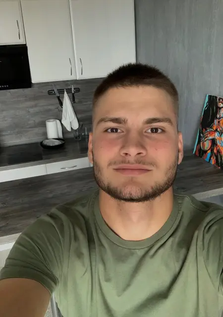 Вадим из Тольятти, ищу на сайте знакомства на одну ночь