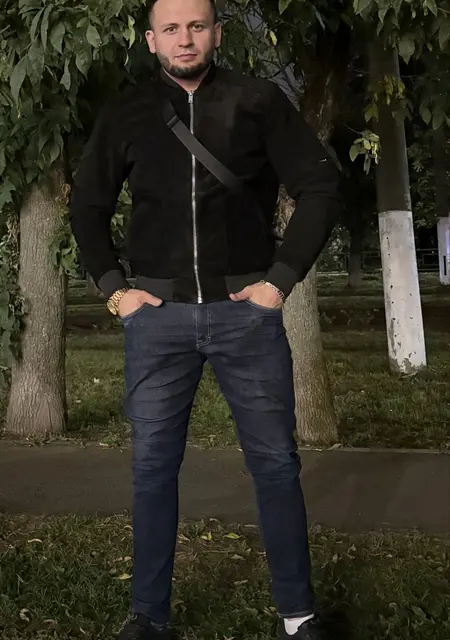 Я Максим, 29, из Твери, ищу знакомства без обязательств