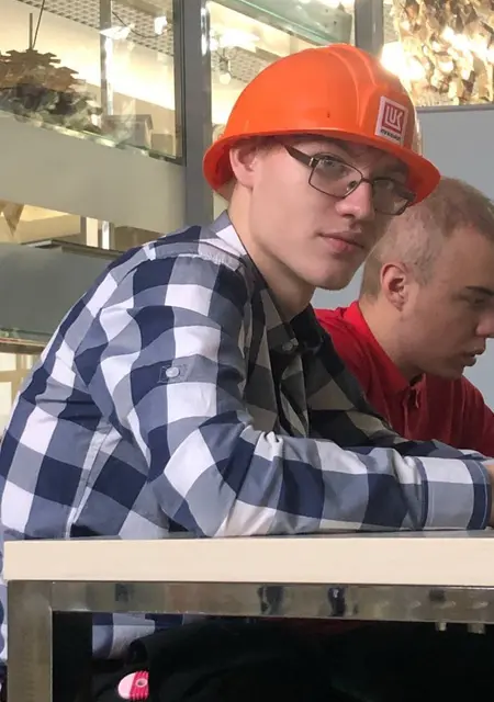 Я Даниил, 21, из Кирова, ищу знакомства на одну ночь