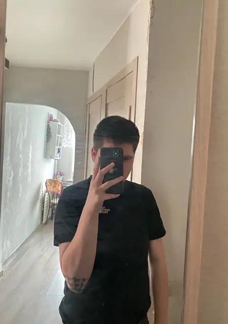 Александр из Ижевска, мне 19, познакомлюсь для постоянных отношений