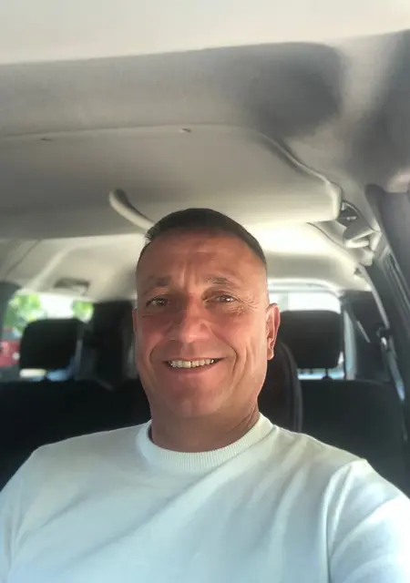 Я Артур, 56, из Симферополя, ищу знакомство для приятного времяпровождения