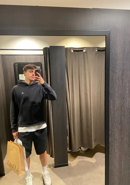 Roman из Тольятти, мне 20, познакомлюсь на одну ночь