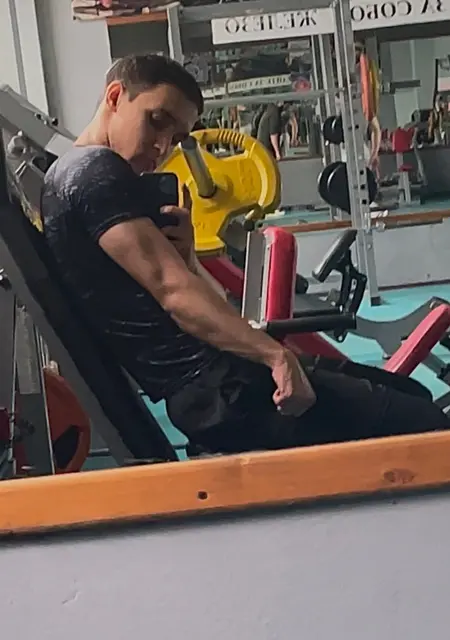 Руслан из Нальчика, ищу на сайте знакомства на одну ночь