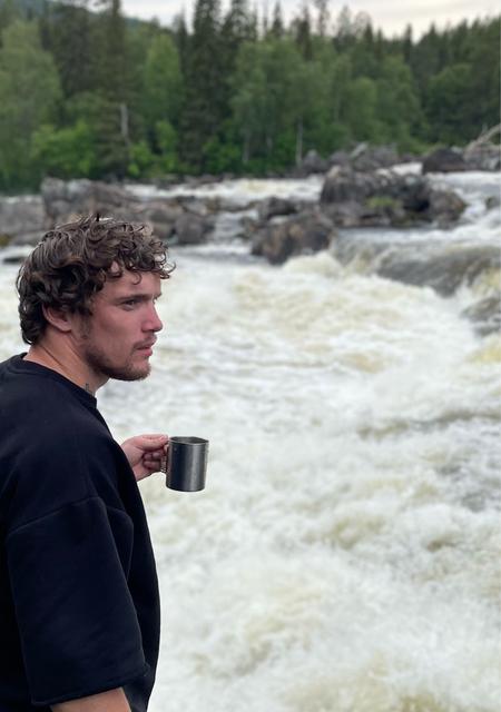 Максим из Москвы, ищу на сайте знакомства на одну ночь