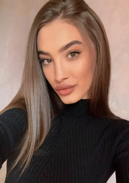 Елена из Хабаровска, мне 25, познакомлюсь на одну ночь