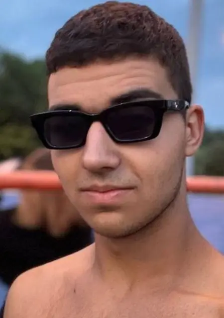 Арсен из Воронежа, мне 19, познакомлюсь для дружбы