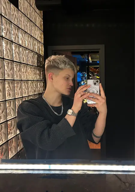 Я Саша, 19, знакомлюсь для общения в Томске