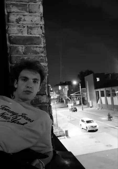 Я Артем, 19, из Москвы, ищу знакомство для общения