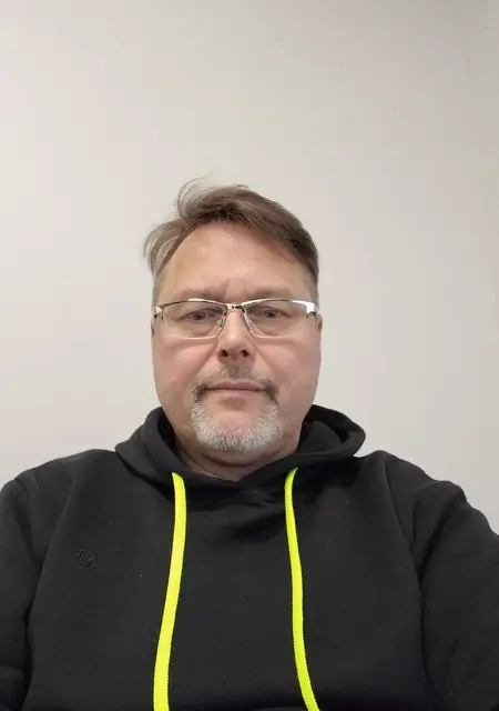 Я Михаил, 56, знакомлюсь без обязательств в Павловске