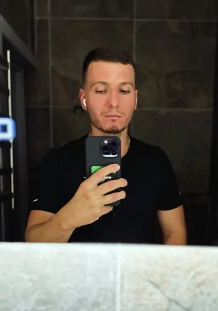 Павел из Мурманска, мне 31, познакомлюсь для приятного времяпровождения