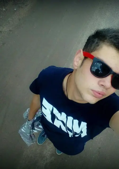 Александр из Торжка, ищу на сайте знакомства на одну ночь