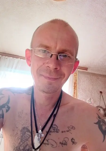 Алексей из Углегорска, ищу на сайте знакомства без обязательств