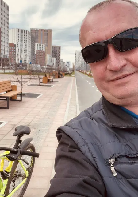 Я Влад, 52, знакомлюсь на одну ночь в Москве