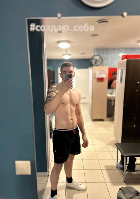 Я Саша, 23, знакомлюсь для открытые отношения в Когалыме