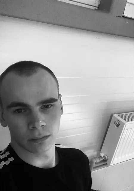 Я Владик, 19, знакомлюсь без обязательств в Санкт-Петербурге