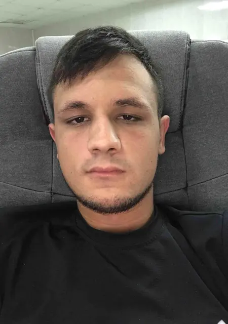 Максим из Кургана, мне 28, познакомлюсь на одну ночь