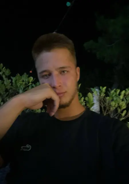 Я Сергей, 24, из Геленджика, ищу знакомства без обязательств