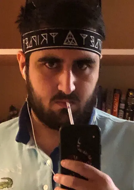 Артур из Пятигорска, мне 25, познакомлюсь на одну ночь